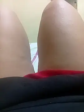 Snapshot of Ravena2290 chatting on November 27, 2025, 10:48 am Ravena2290 online show from November 27, 2025, 10:48 am