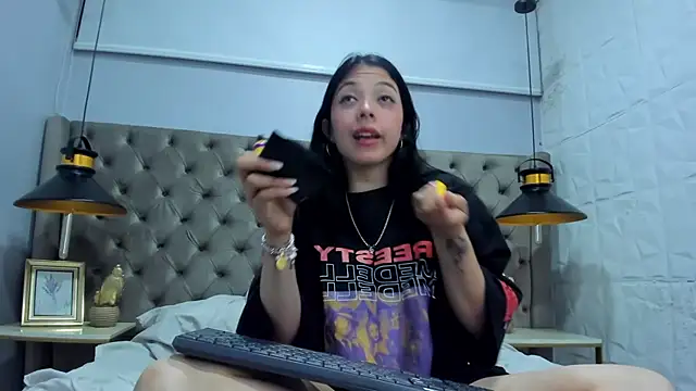 Cloe Miiller  online show from October 4, 2025, 4:14 am