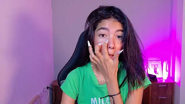 luna roja25 online show from March 16, 2026, 12:42 pm