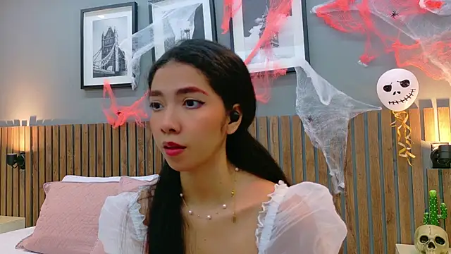 luna roja25 online show from October 22, 2025, 1:32 pm