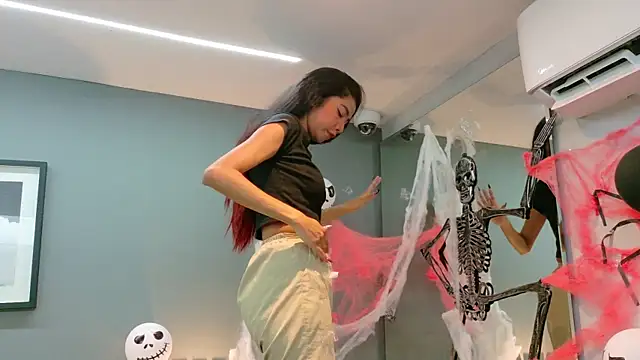 luna roja25 online show from November 6, 2025, 1:26 pm