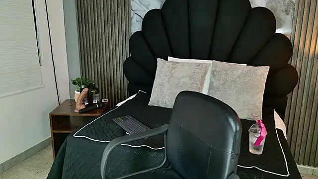 AlahyaPalmerR online show from October 9, 2025, 2:56 am