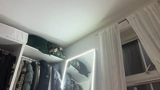 KayleeBella online show from March 17, 2026, 9:18 pm