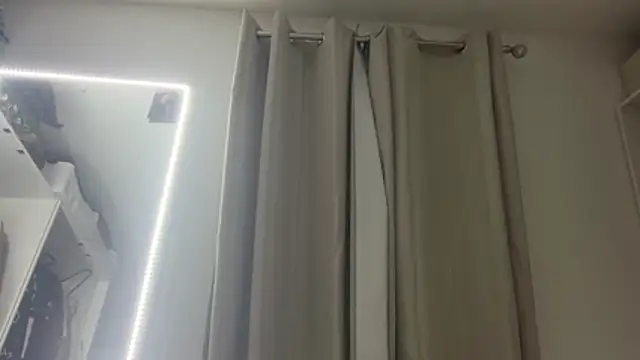 Snapshot of KayleeBella chatting on November 30, 2025, 5:36 pm KayleeBella online show from November 30, 2025, 5:36 pm