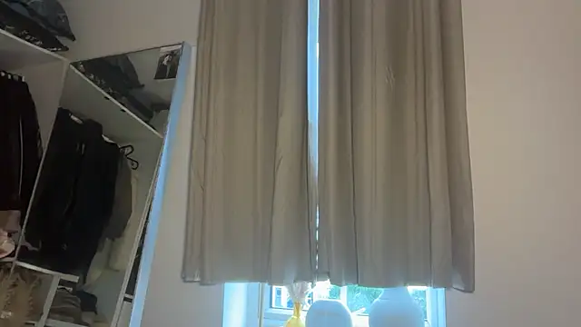 Snapshot of KayleeBella chatting on November 22, 2025, 10:36 am KayleeBella online show from November 22, 2025, 10:36 am