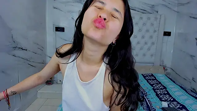 Ari and Storm online show from October 4, 2025, 1:56 pm