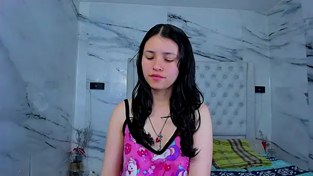 Ari and Storm online show from November 14, 2025, 11:47 am