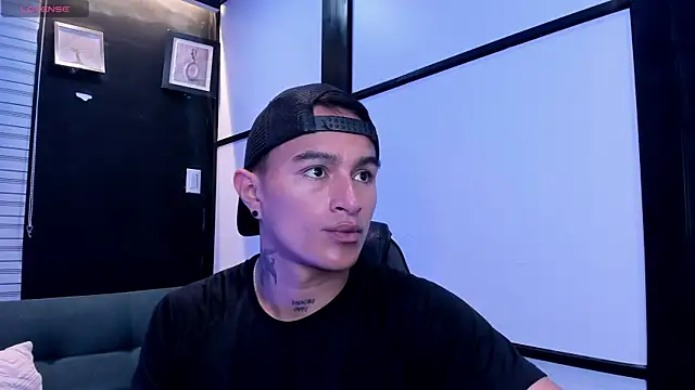 LiamDeep online show from October 7, 2025, 5:14 pm