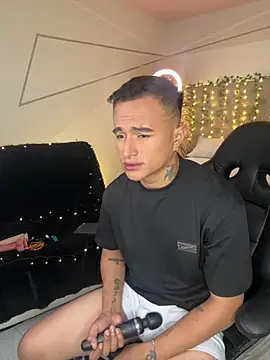 LiamDeep online show from December 19, 2025, 9:50 pm