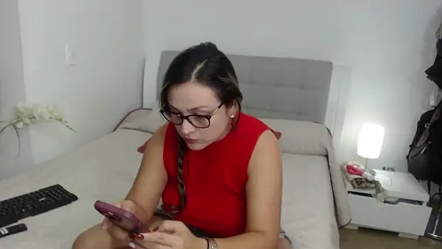 Snapshot of sophie_lopez1 chatting on December 3, 2025, 11:47 pm sophie lopez1 online show from December 3, 2025, 11:47 pm