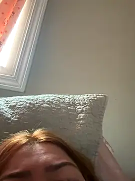 Snapshot of iheartmarina chatting on December 15, 2025, 3:29 pm iheartmarina online show from December 15, 2025, 3:29 pm