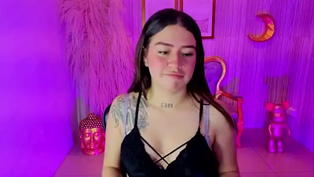 ivy lodge s online show from October 4, 2025, 8:32 pm