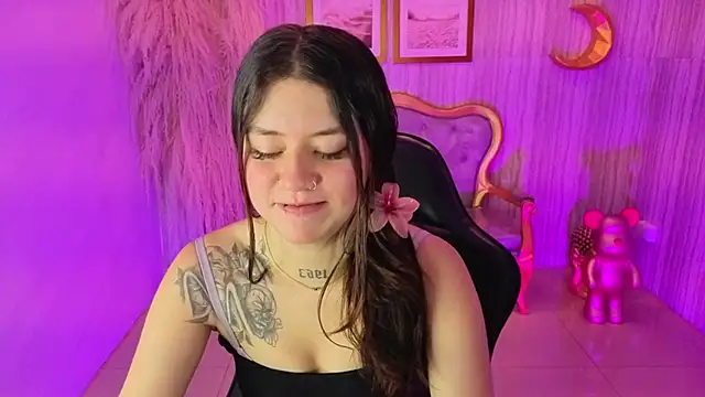 ivy lodge s online show from September 27, 2025, 8:48 pm