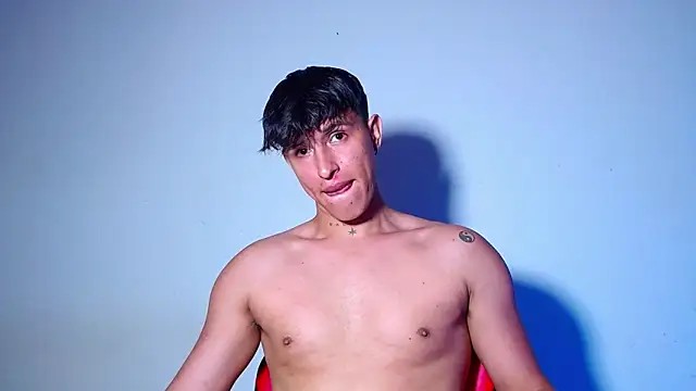 rowanbigboy23 online show from May 5, 2026, 1:19 am
