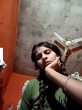 Snapshot of Jyoti_thakurr chatting on November 3, 2025, 5:49 pm Jyoti thakurr online show from November 3, 2025, 5:49 pm