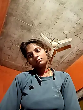 Snapshot of Jyoti_thakurr chatting on October 8, 2025, 8:53 pm Jyoti thakurr online show from October 8, 2025, 8:53 pm