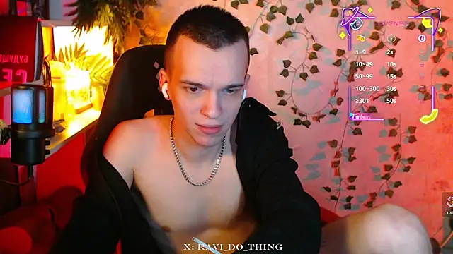 Snapshot of frozen_boy chatting on September 15, 2025, 4:07 pm frozen boy online show from September 15, 2025, 4:07 pm