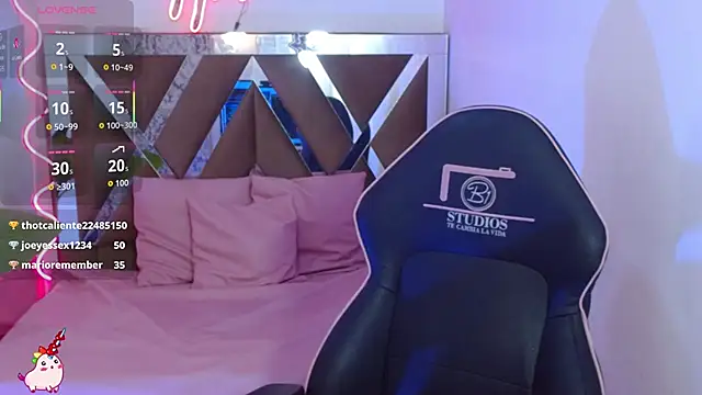 Sharlot tay online show from December 5, 2025, 4:00 am