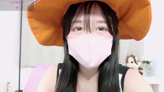 Snapshot of Anne_Anne_chan chatting on October 31, 2025, 11:51 am Anne Anne chan online show from October 31, 2025, 11:51 am