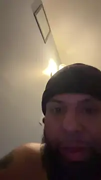 Snapshot of Lunablu13 chatting on December 5, 2025, 2:10 am Lunablu13 online show from December 5, 2025, 2:10 am