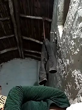 Sheema tyagi online show from November 3, 2025, 8:01 pm