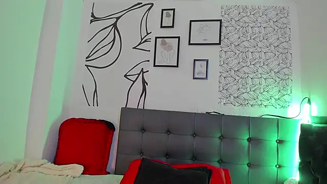venussbb online show from September 30, 2025, 5:52 pm