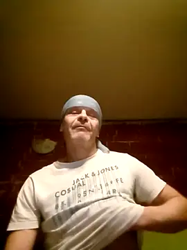 Snapshot of Kuba_Gd chatting on October 21, 2025, 12:04 pm Kuba Gd online show from October 21, 2025, 12:04 pm