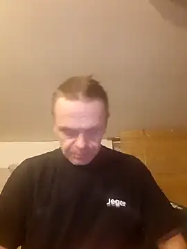 Snapshot of Kuba_Gd chatting on February 19, 2025, 8:41 pm Kuba Gd online show from February 19, 2025, 8:41 pm