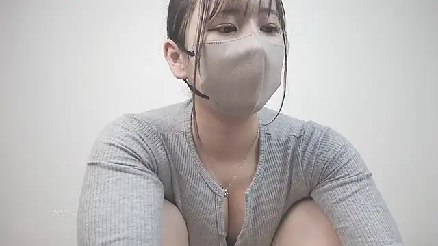 Snapshot of CocoaMilk18 chatting on April 9, 2026, 11:27 am CocoaMilk18 online show from April 9, 2026, 11:27 am