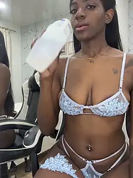 Snapshot of Alma_Stevenson chatting on December 14, 2025, 9:04 am Alma Stevenson online show from December 14, 2025, 9:04 am