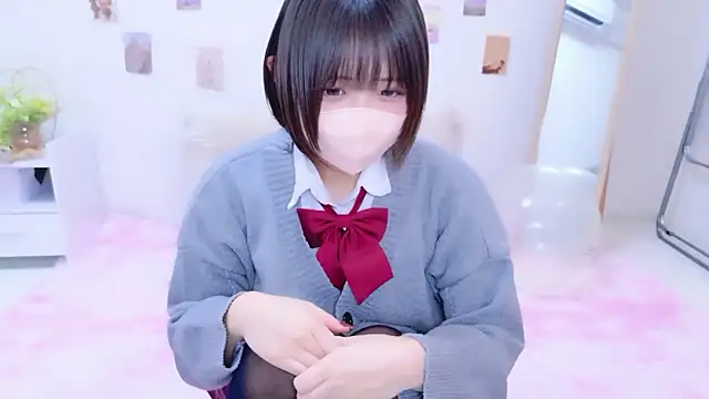 Snapshot of Hinata_Sun chatting on December 3, 2025, 1:32 pm Hinata Sun online show from December 3, 2025, 1:32 pm