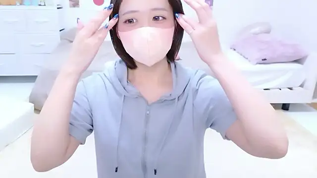 Hinata Sun online show from June 30, 2026, 10:21 pm