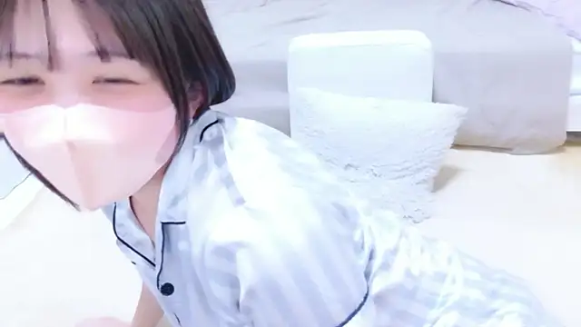 Hinata Sun online show from August 2, 2026, 9:45 pm