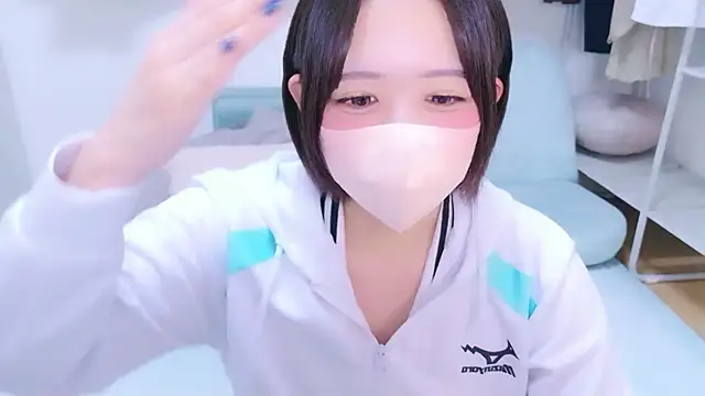 Snapshot of Hinata_Sun chatting on June 7, 2026, 12:32 pm Hinata Sun online show from June 7, 2026, 12:32 pm