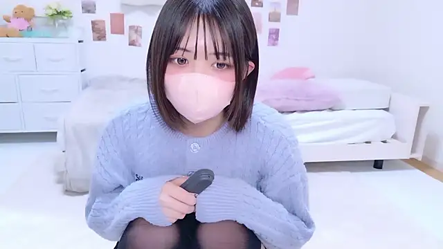 Snapshot of Hinata_Sun chatting on November 12, 2025, 5:28 pm Hinata Sun online show from November 12, 2025, 5:28 pm