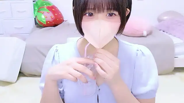 Hinata Sun online show from May 6, 2026, 12:53 pm