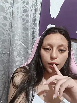 Snapshot of Lahila_ chatting on August 4, 2026, 3:38 pm Lahila online show from August 4, 2026, 3:38 pm