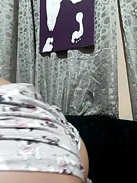 Snapshot of Lahila_ chatting on October 19, 2025, 1:47 pm Lahila online show from October 19, 2025, 1:47 pm