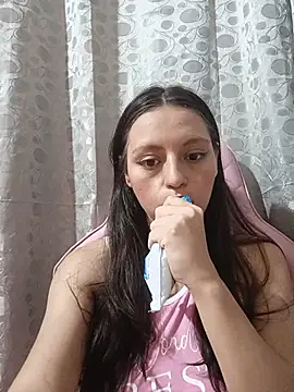 Snapshot of Lahila_ chatting on July 16, 2026, 5:21 pm Lahila online show from July 16, 2026, 5:21 pm