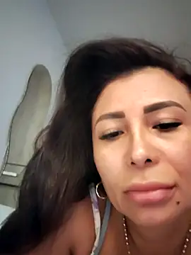 mia mancinii online show from April 5, 2026, 4:35 pm