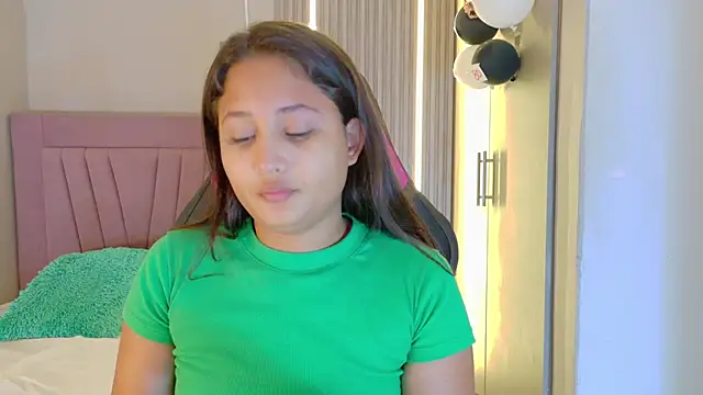 Laly Cherry  online show from November 16, 2025, 12:32 pm