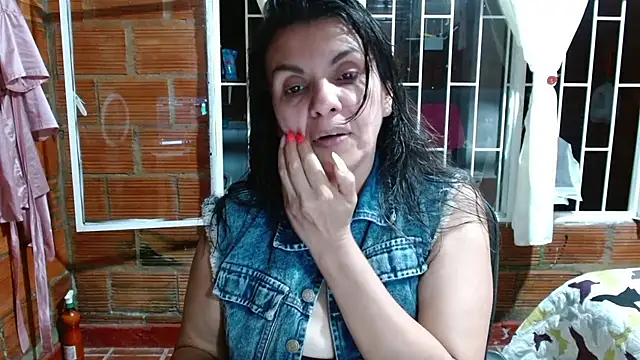 Snapshot of Milf_Fantassyy chatting on September 9, 2025, 3:38 am Milf Fantassyy online show from September 9, 2025, 3:38 am