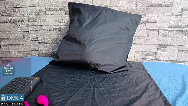 Snapshot of Kiara_Zahiri__ chatting on December 3, 2025, 11:09 am Kiara Zahiri online show from December 3, 2025, 11:09 am