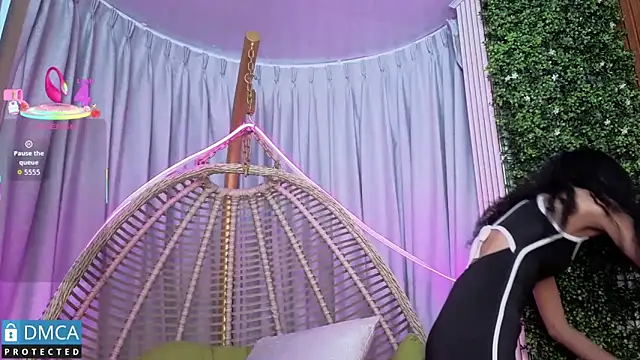 Snapshot of Kiara_Zahiri__ chatting on October 11, 2025, 11:33 am Kiara Zahiri online show from October 11, 2025, 11:33 am