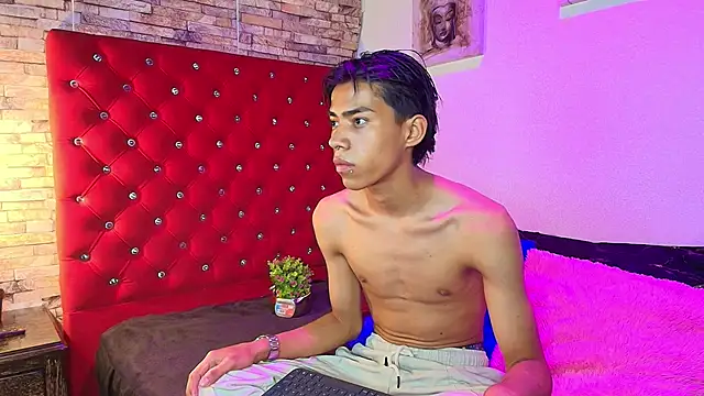 camilo nom online show from September 19, 2025, 4:16 am