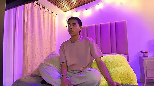 camilo nom online show from September 27, 2025, 4:07 am