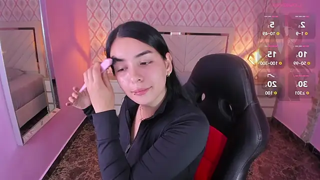 Snapshot of CHRISTY_TEIGEN4 chatting on October 28, 2025, 7:24 pm CHRISTY TEIGEN4 online show from October 28, 2025, 7:24 pm