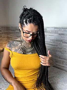 xbigpeach online show from February 5, 2026, 12:45 pm