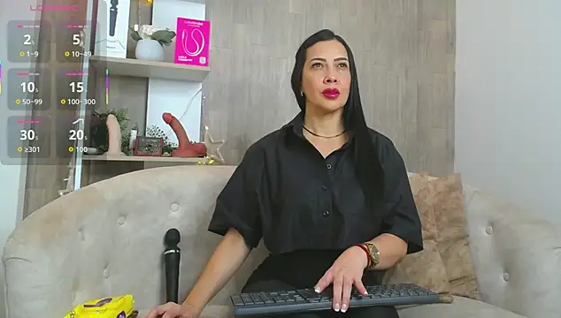 Snapshot of cortney_tayler chatting on October 15, 2025, 2:58 pm cortney tayler online show from October 15, 2025, 2:58 pm