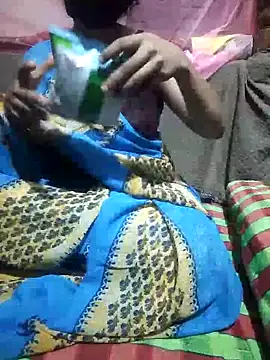 Snapshot of hezabi_queen07 chatting on November 17, 2025, 4:44 pm hezabi queen07 online show from November 17, 2025, 4:44 pm